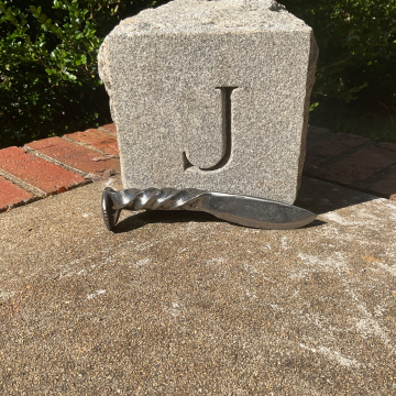 Full Twist Slight Curve Knife